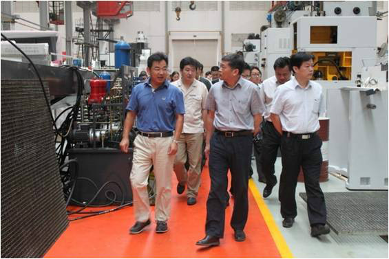 省科技廳副廳長彭泉蒞臨我公司參觀指導